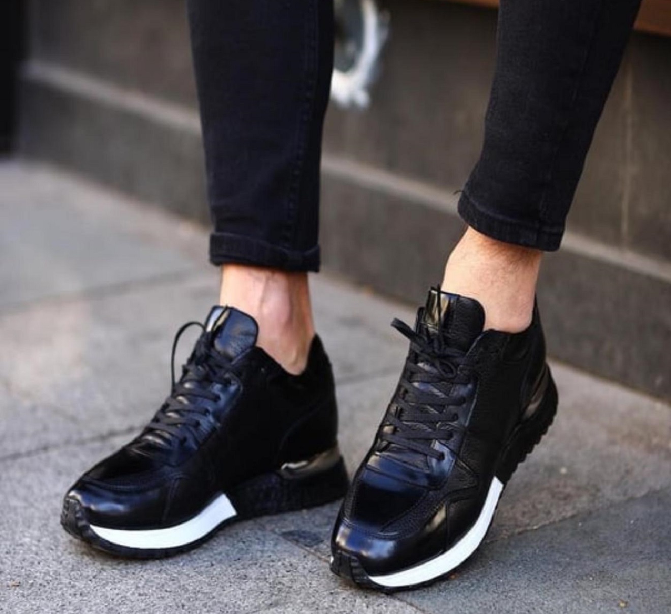 SNEAKERS